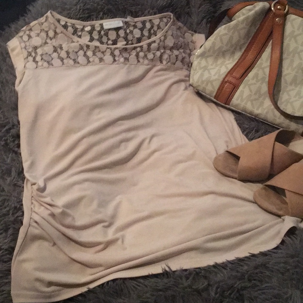 New York and co blush yoke lace top